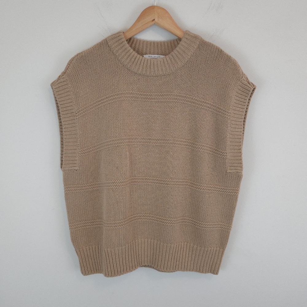 Ann Taylor Beige/Tan Knit Sleeveless Sweater Vest